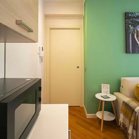 Verona Central Apartment Апартаменты *