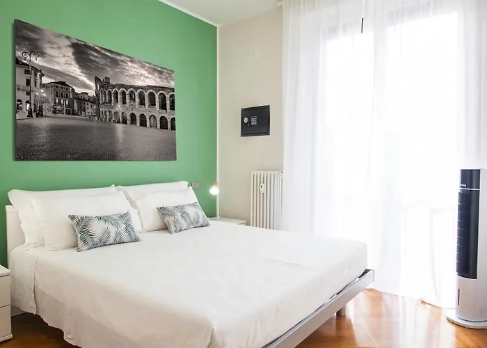 Verona Central Apartment 베로나