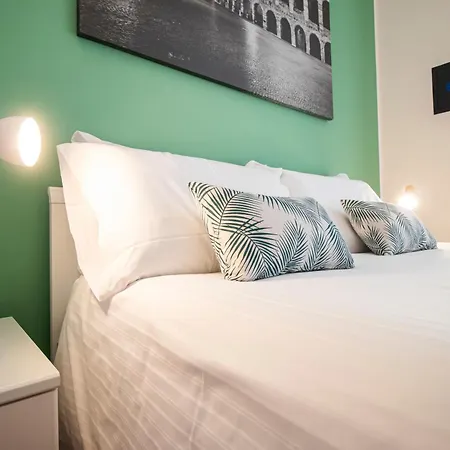 Verona Central Apartment דירה *