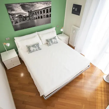 Verona Central Apartment דירה ורונה