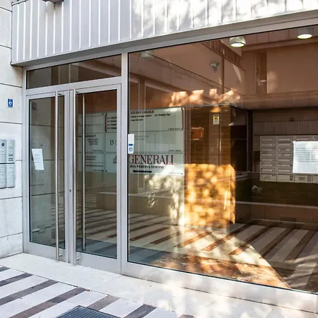 Verona Central Apartment דירה *